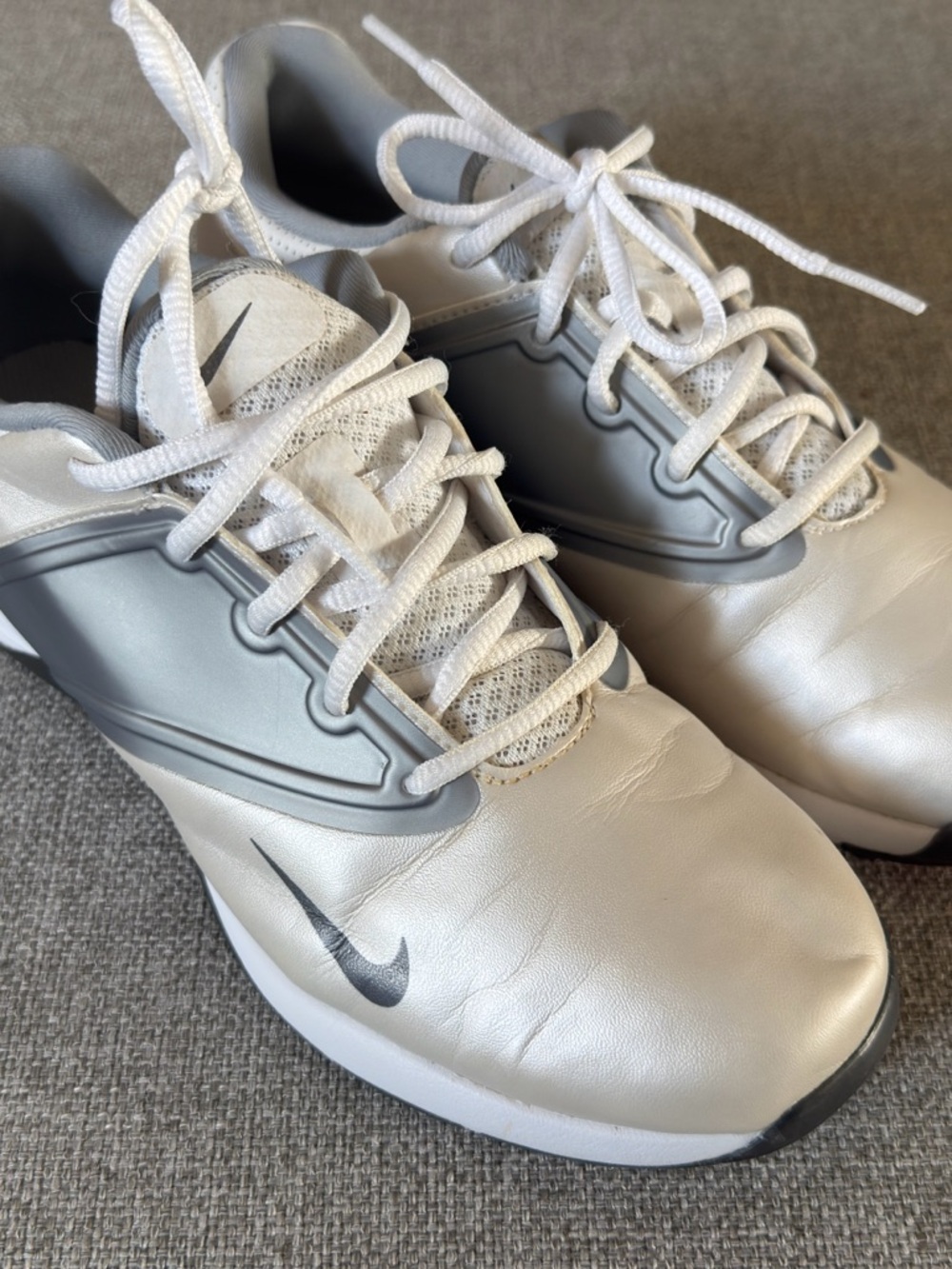 Nike Golf White Leather and Silver Low-Profile Athletic Shoes